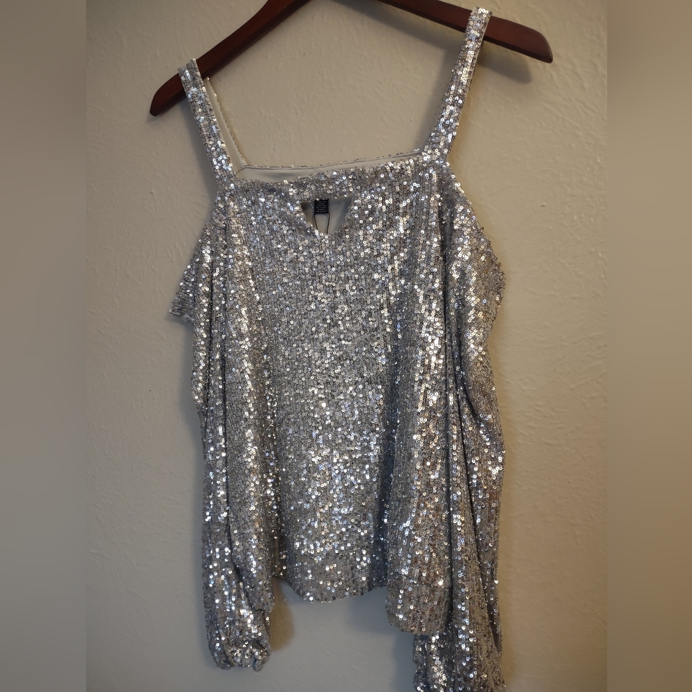 New Cable & Gauge Party Holiday Silver Sequin Cold Shoulder Blouse L - Picture 5 of 13
